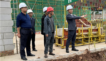 向誠(chéng)、石鎮(zhèn)槐暗訪工程項(xiàng)目建設(shè)和企業(yè)運(yùn)營(yíng)管理工作